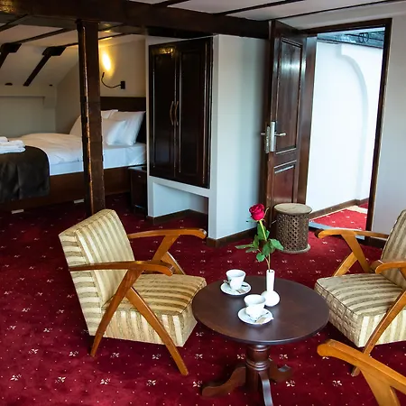 Bahus Hotel 2*