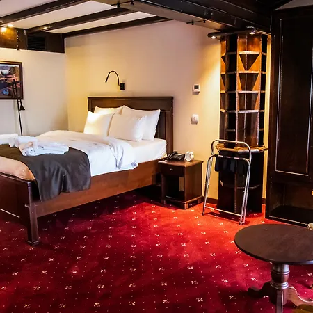 Hotel Bahus 2*